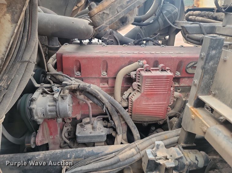 image for item NZ9764 2009 Peterbilt  320 refuse truck