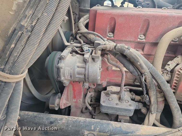 image for item NZ9764 2009 Peterbilt  320 refuse truck