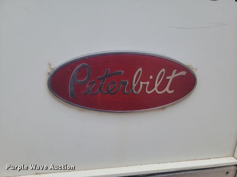 image for item NZ9764 2009 Peterbilt  320 refuse truck