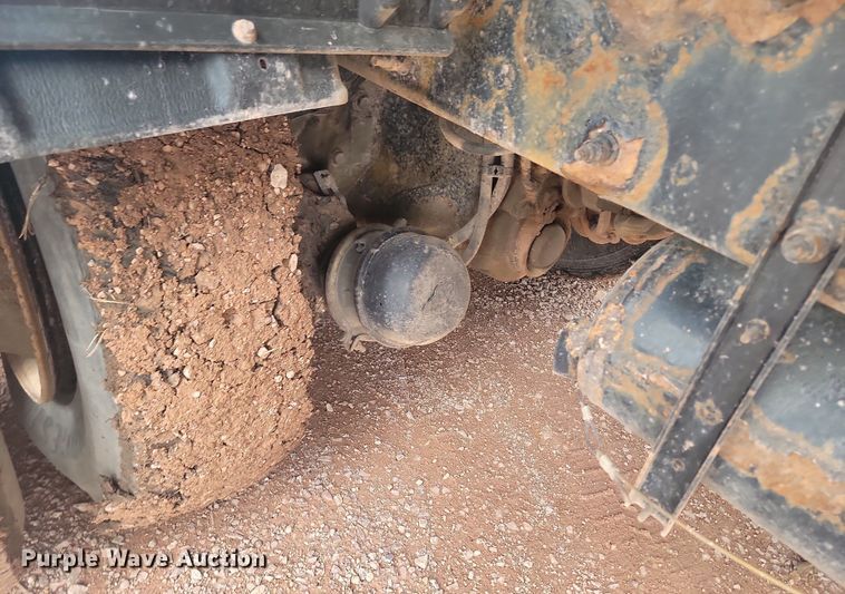 image for item NZ9764 2009 Peterbilt  320 refuse truck