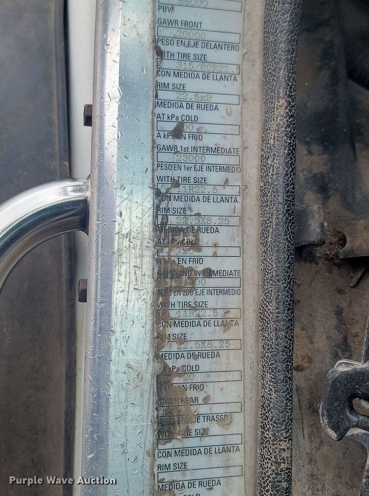 image for item NZ9764 2009 Peterbilt  320 refuse truck