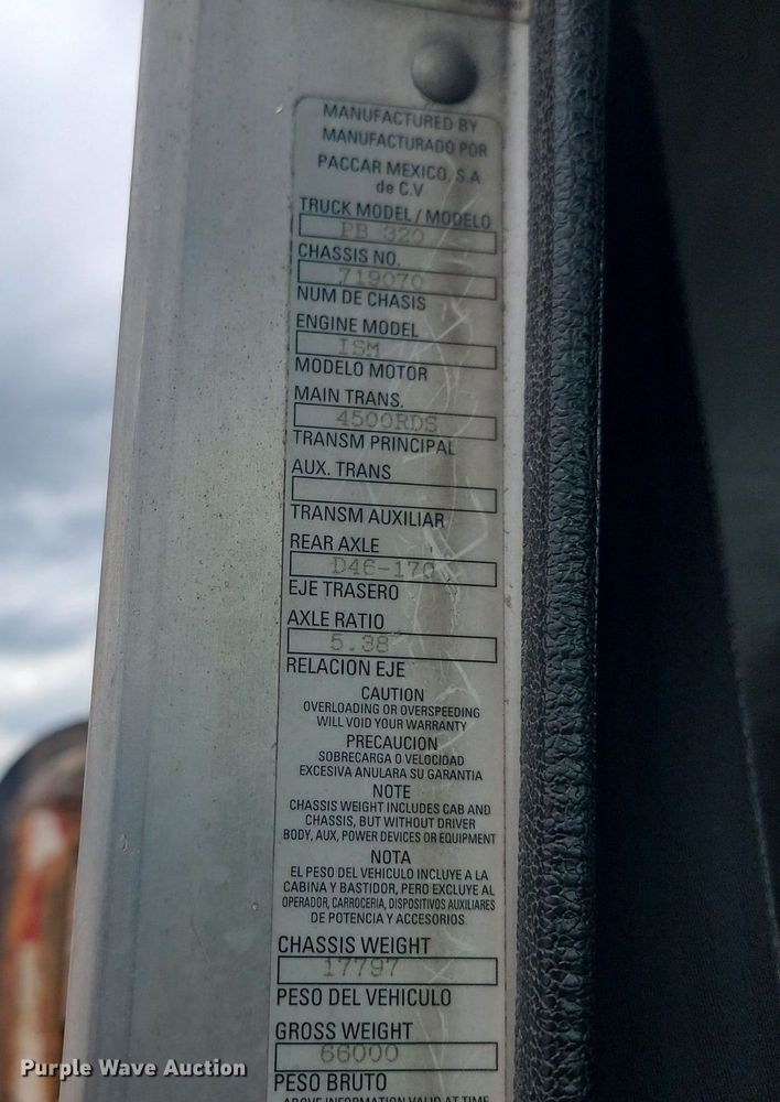 image for item NZ9764 2009 Peterbilt  320 refuse truck