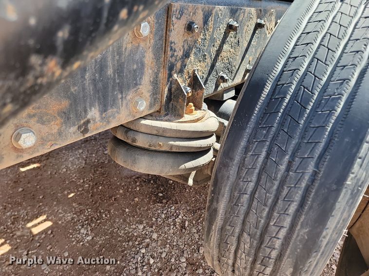 image for item NZ9765 1999 Freightliner  FL112 roll-off container truck