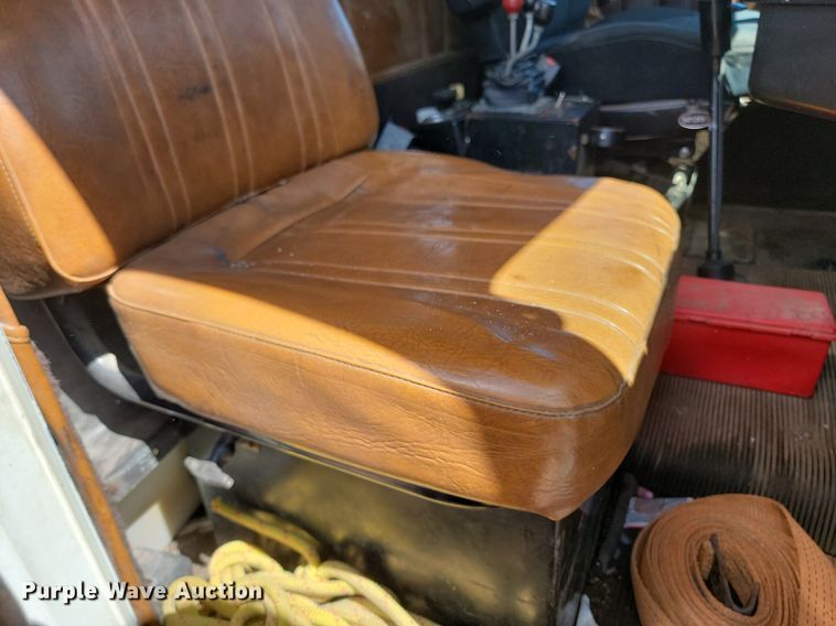 image for item NZ9765 1999 Freightliner  FL112 roll-off container truck