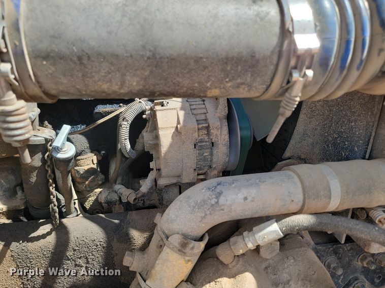 image for item NZ9765 1999 Freightliner  FL112 roll-off container truck