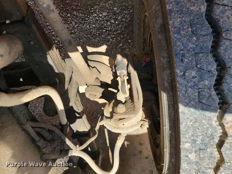 image for item NZ9765 1999 Freightliner  FL112 roll-off container truck