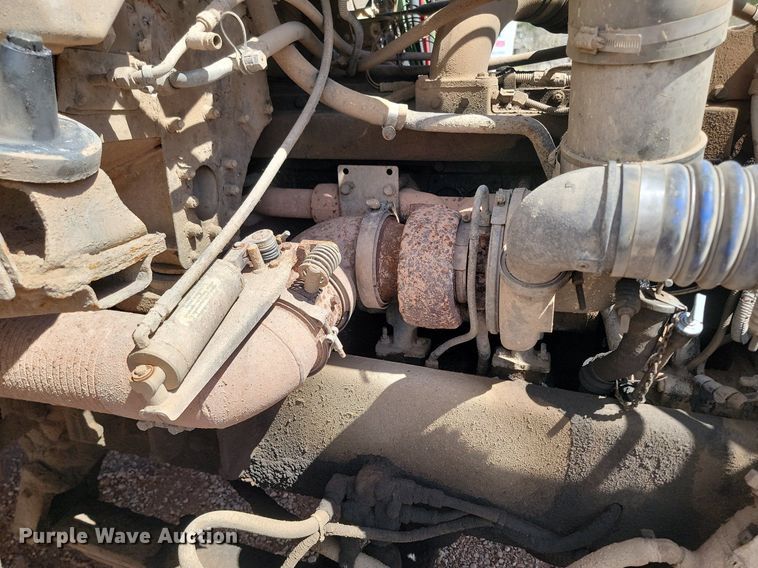 image for item NZ9765 1999 Freightliner  FL112 roll-off container truck