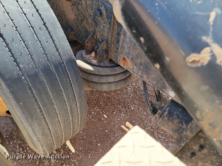 image for item NZ9765 1999 Freightliner  FL112 roll-off container truck