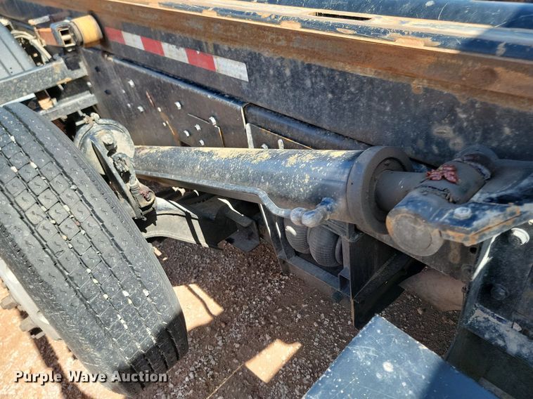 image for item NZ9766 2005 International  7600 6x4 roll-off container truck