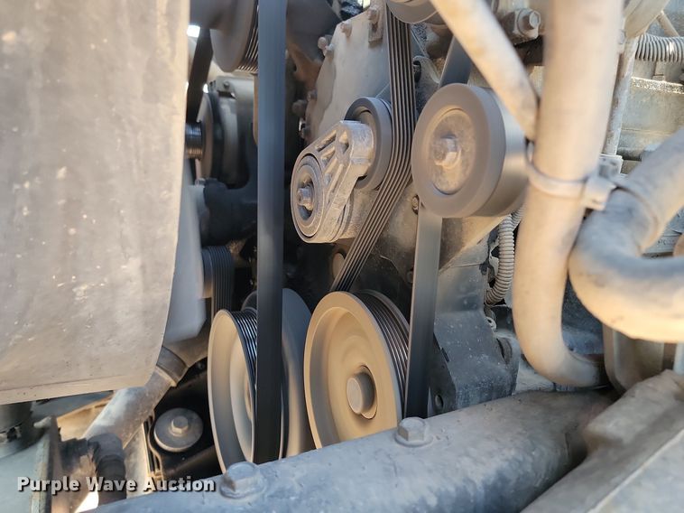 image for item NZ9766 2005 International  7600 6x4 roll-off container truck