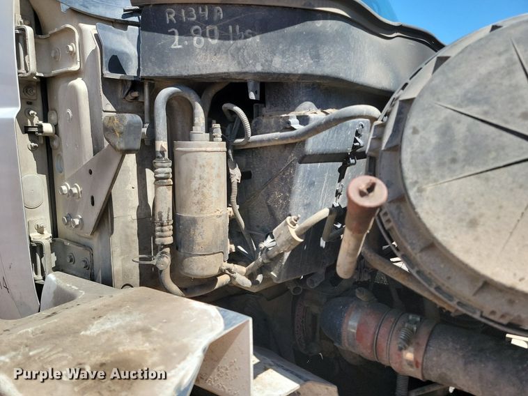 image for item NZ9766 2005 International  7600 6x4 roll-off container truck