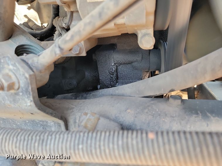 image for item NZ9766 2005 International  7600 6x4 roll-off container truck