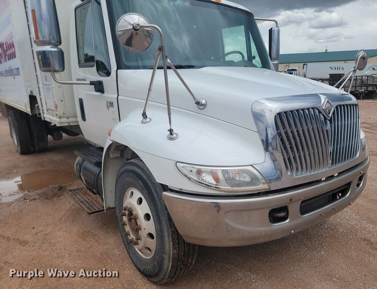 image for item NZ9767 2003 International  4300 SBA  paper shredder truck