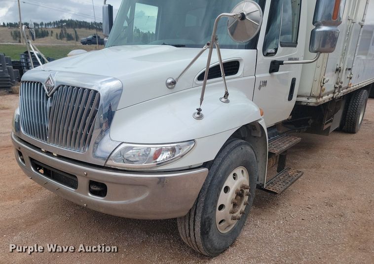 image for item NZ9767 2003 International  4300 SBA  paper shredder truck