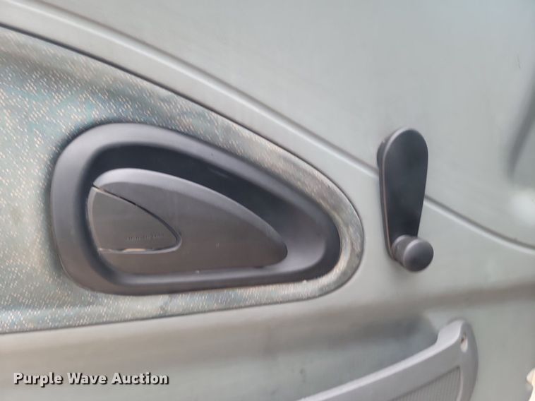 image for item NZ9767 2003 International  4300 SBA  paper shredder truck