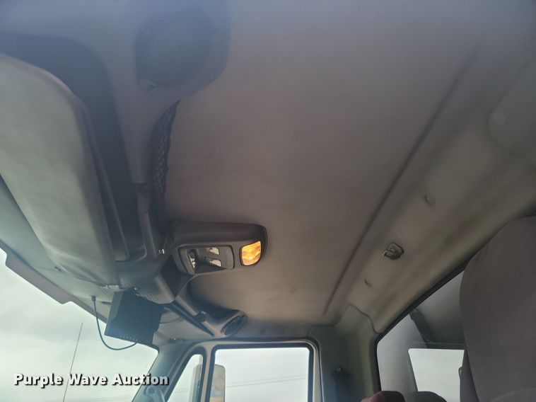 image for item NZ9767 2003 International  4300 SBA  paper shredder truck