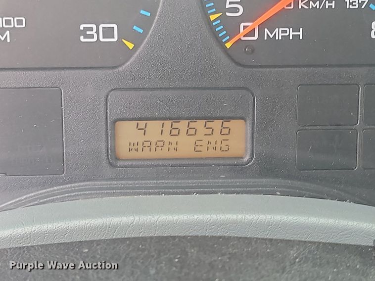 image for item NZ9767 2003 International  4300 SBA  paper shredder truck