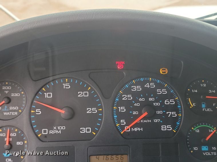 image for item NZ9767 2003 International  4300 SBA  paper shredder truck