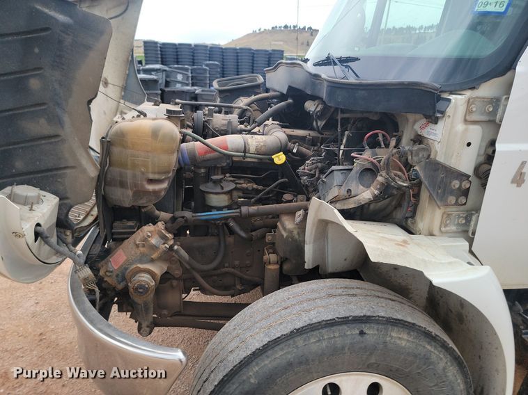 image for item NZ9767 2003 International  4300 SBA  paper shredder truck