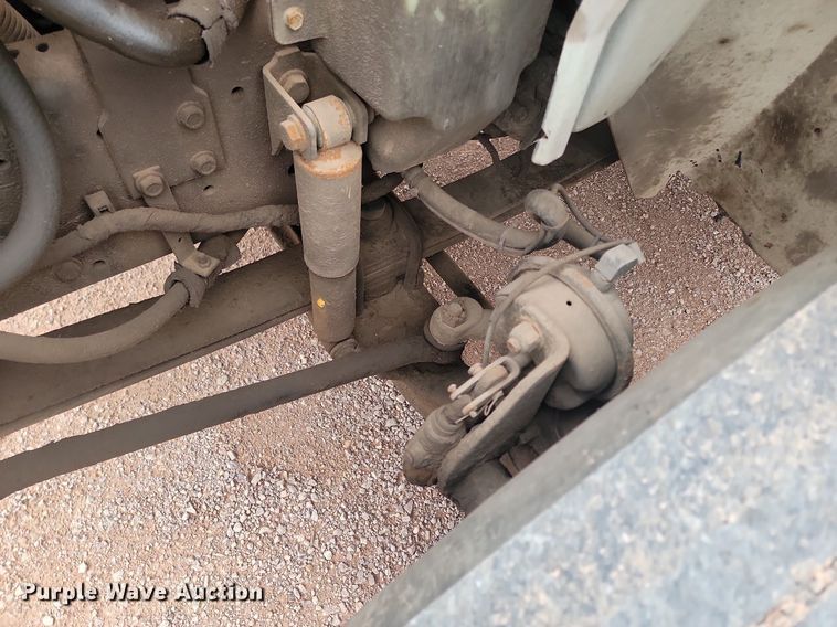 image for item NZ9767 2003 International  4300 SBA  paper shredder truck