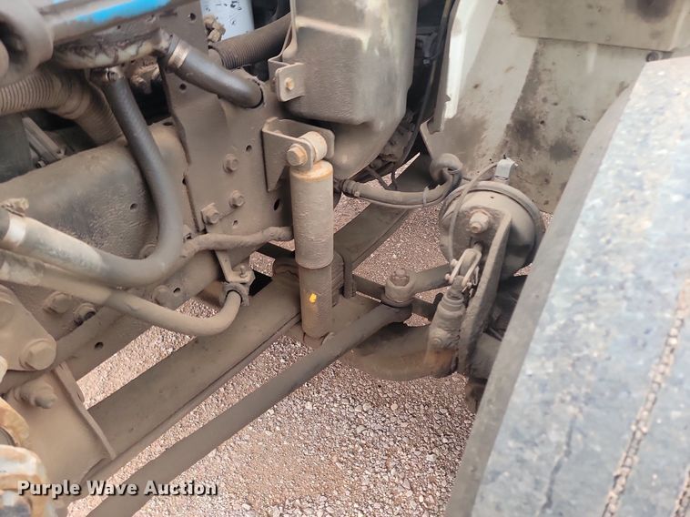 image for item NZ9767 2003 International  4300 SBA  paper shredder truck