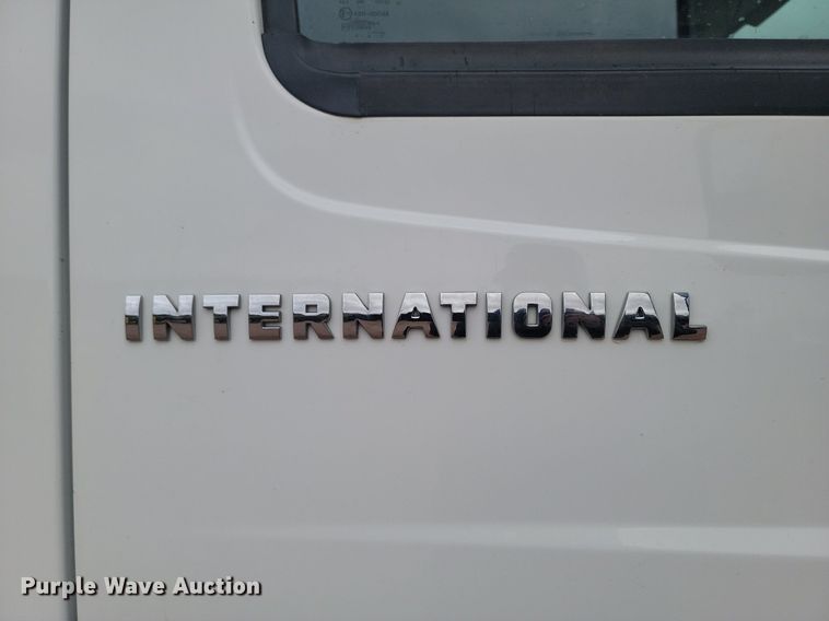 image for item NZ9767 2003 International  4300 SBA  paper shredder truck