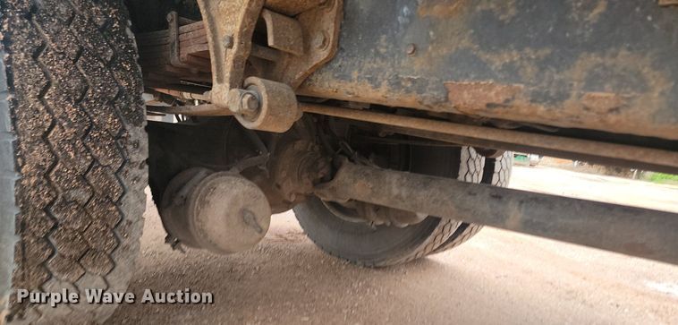 image for item NZ9767 2003 International  4300 SBA  paper shredder truck