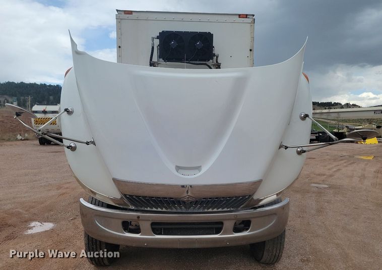 image for item NZ9767 2003 International  4300 SBA  paper shredder truck