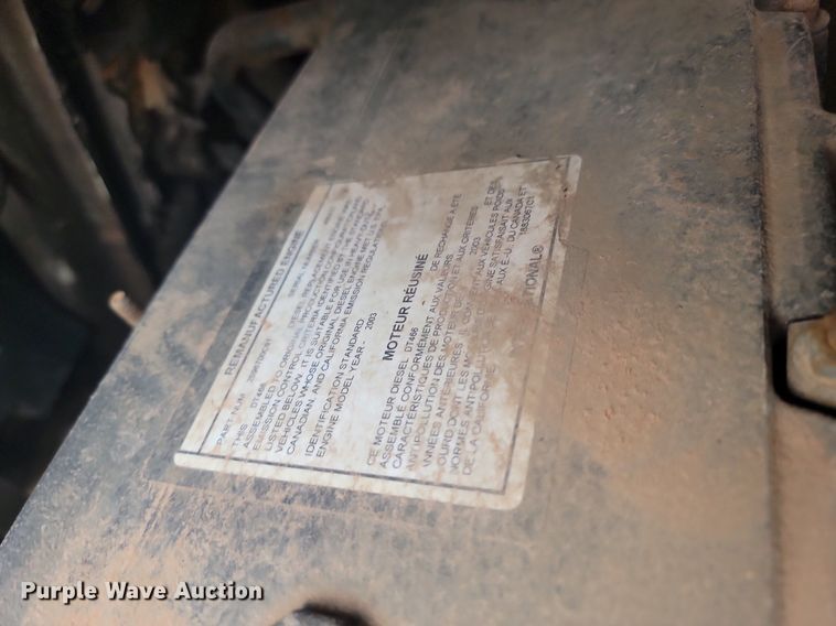 image for item NZ9767 2003 International  4300 SBA  paper shredder truck