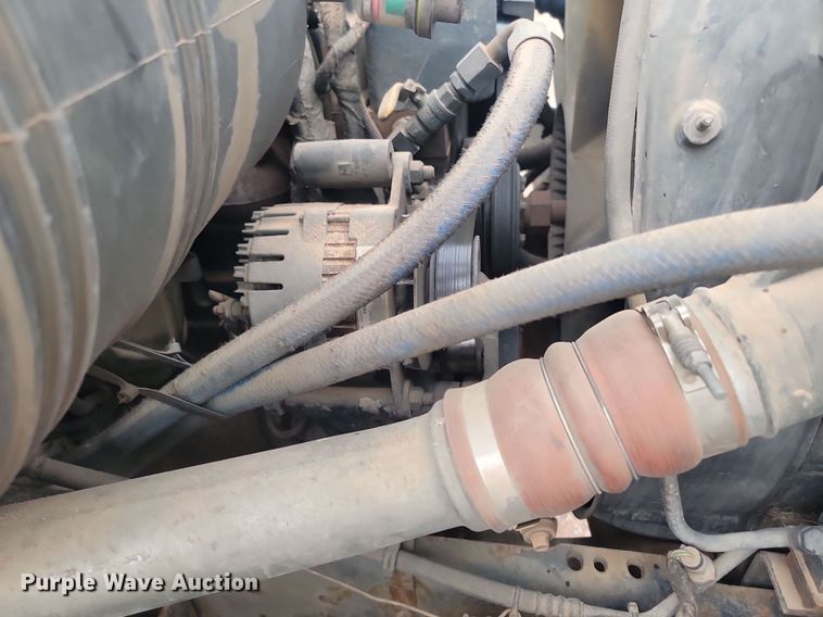 image for item NZ9767 2003 International  4300 SBA  paper shredder truck