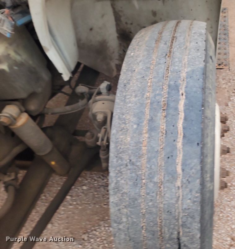 image for item NZ9767 2003 International  4300 SBA  paper shredder truck