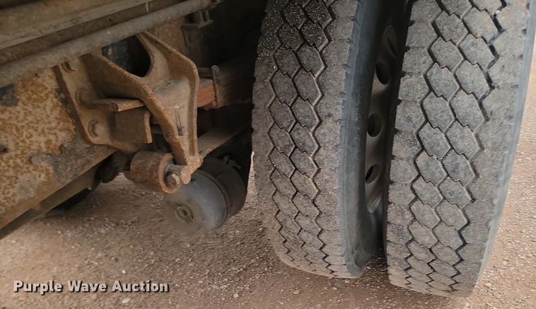 image for item NZ9767 2003 International  4300 SBA  paper shredder truck