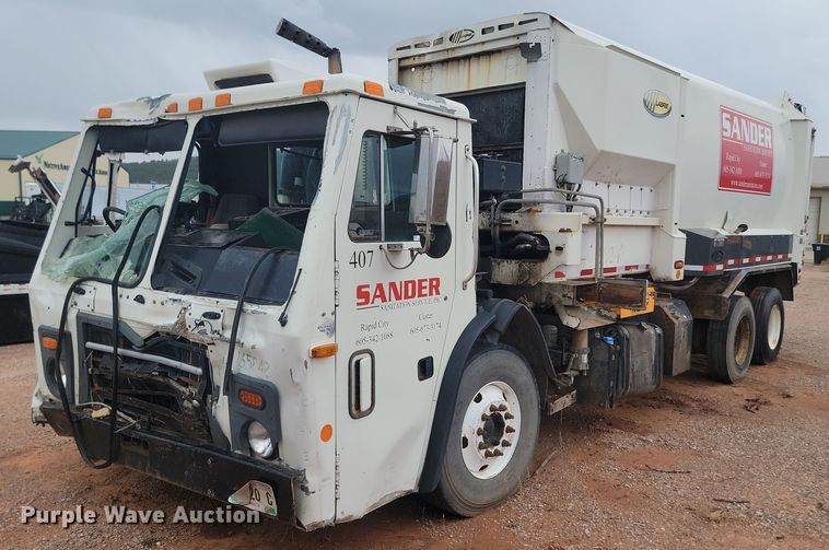image for item NZ9768 2011 Mack LEU refuse truck