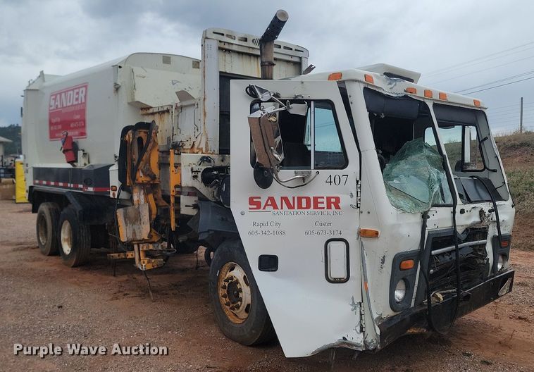 image for item NZ9768 2011 Mack LEU refuse truck