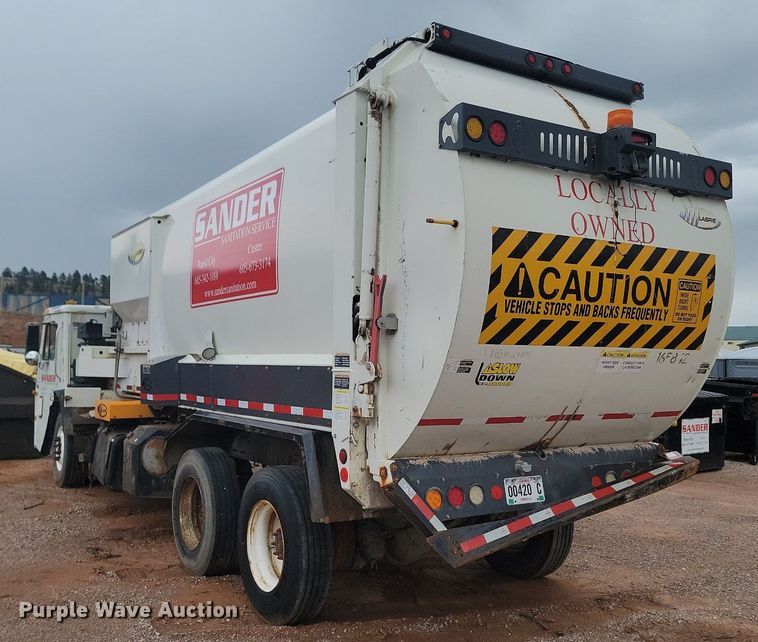 image for item NZ9768 2011 Mack LEU refuse truck