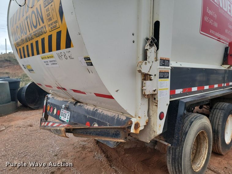 image for item NZ9768 2011 Mack LEU refuse truck