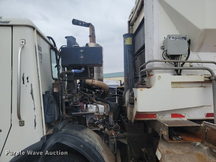 image for item NZ9768 2011 Mack LEU refuse truck