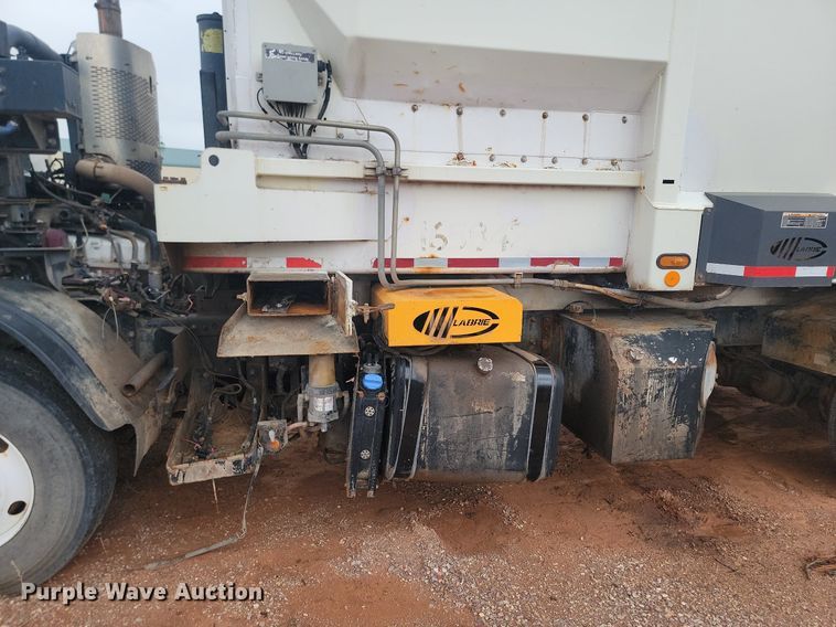 image for item NZ9768 2011 Mack LEU refuse truck