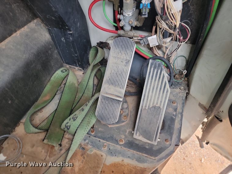 image for item NZ9768 2011 Mack LEU refuse truck