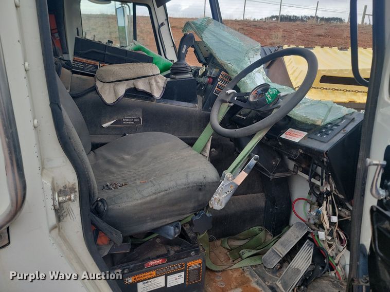 image for item NZ9768 2011 Mack LEU refuse truck