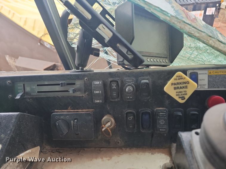 image for item NZ9768 2011 Mack LEU refuse truck