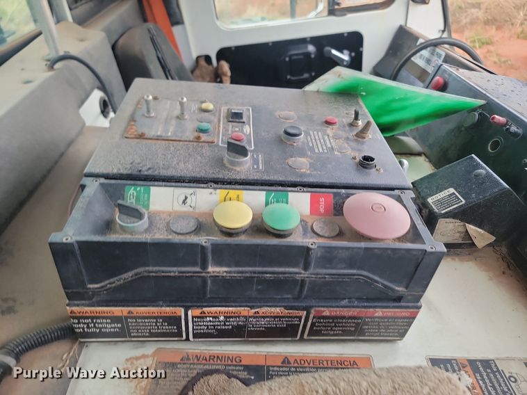 image for item NZ9768 2011 Mack LEU refuse truck