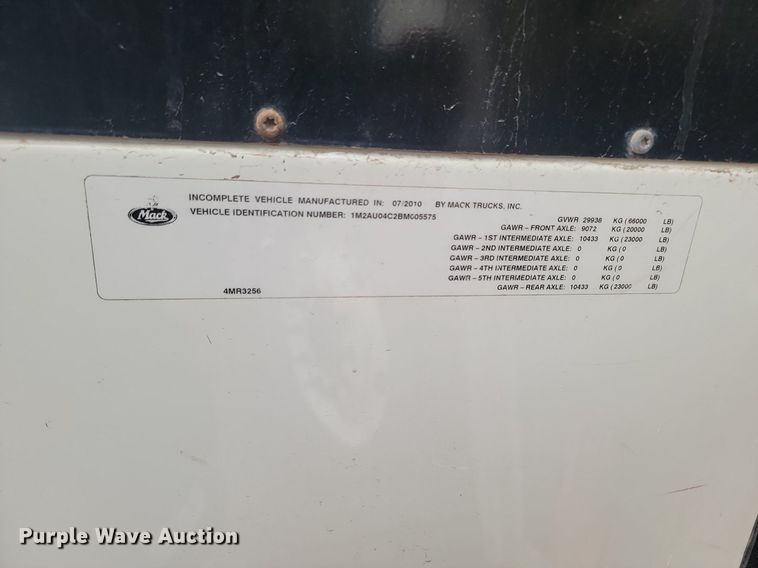 image for item NZ9768 2011 Mack LEU refuse truck