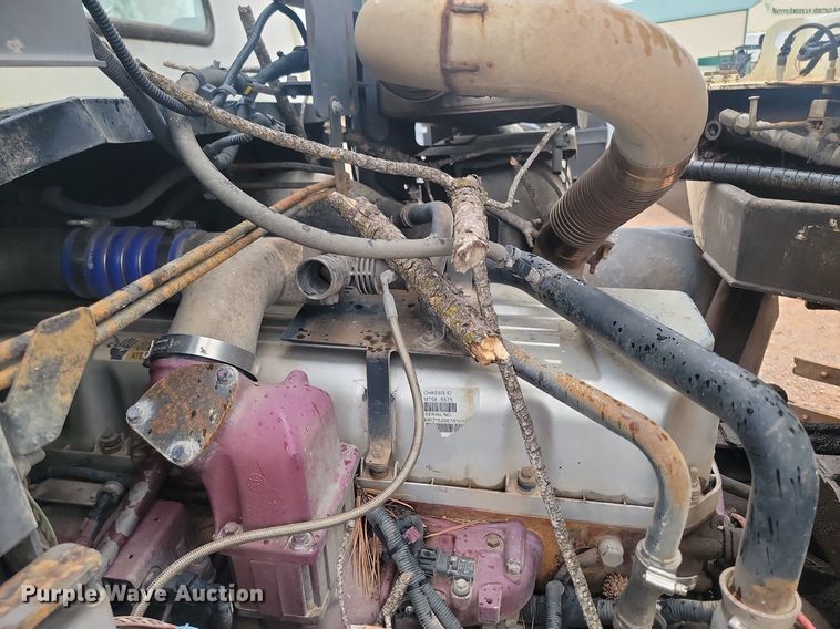 image for item NZ9768 2011 Mack LEU refuse truck