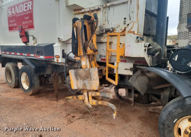 image for item NZ9768 2011 Mack LEU refuse truck