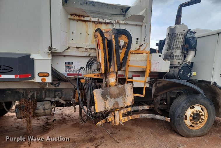 image for item NZ9768 2011 Mack LEU refuse truck