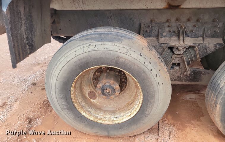 image for item NZ9768 2011 Mack LEU refuse truck