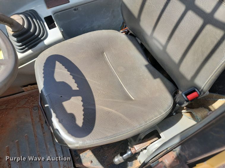 image for item NZ9770 2005 Caterpillar  TH350B telehandler