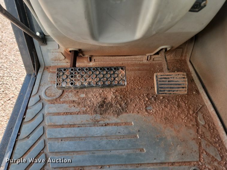 image for item NZ9770 2005 Caterpillar  TH350B telehandler