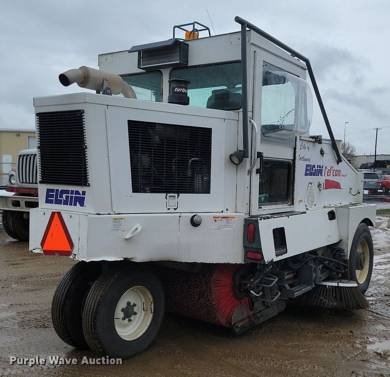 image for item NZ9818 2000 Elgin Pelican Series P street sweeper